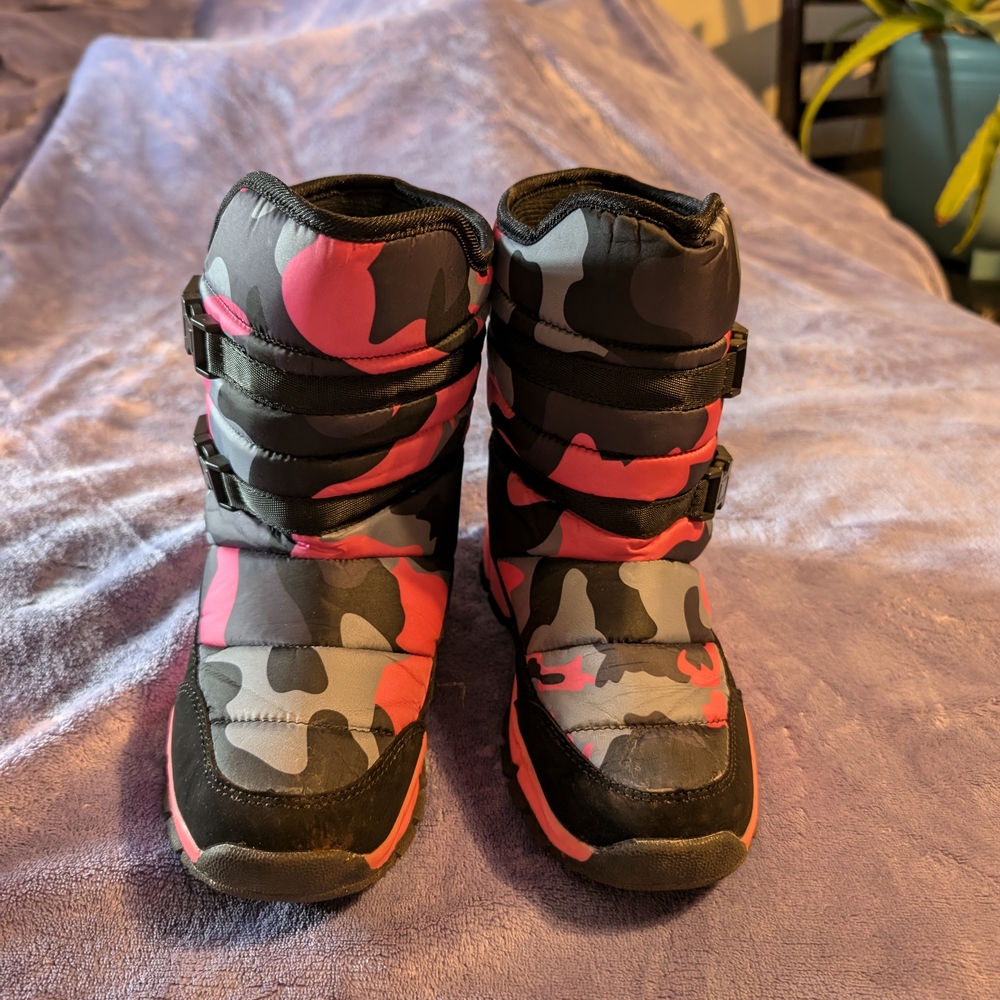 Kids Camouflage Boots - Pink and Black